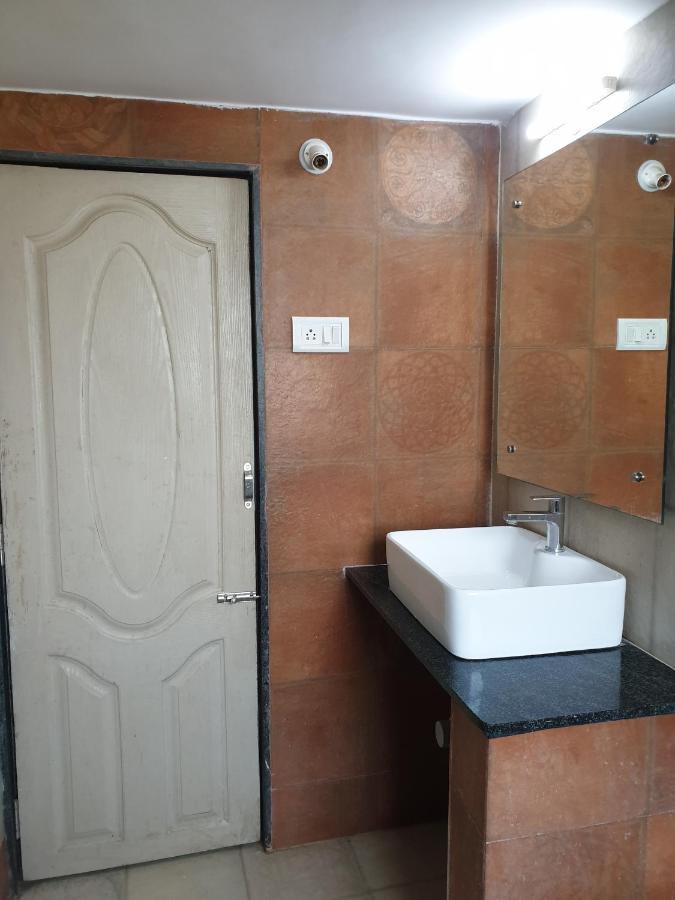 מדגאון Hotel City Comfort מראה חיצוני תמונה